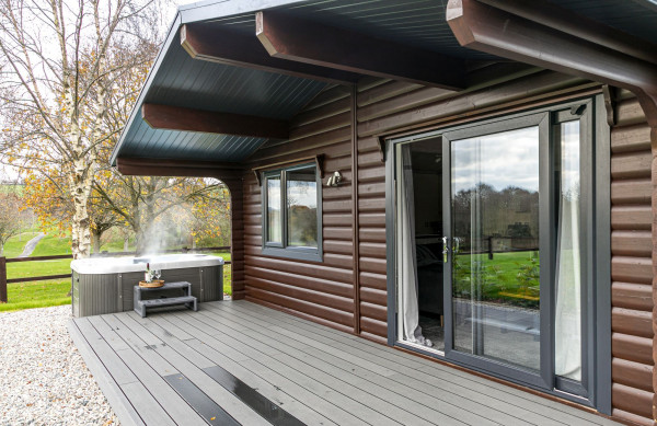 Chestnut, 6 Fingle Glen Lodges, Exeter 