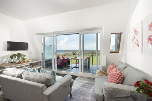 Beachview Apartment 8, Crantock Image 1