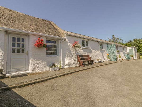 Falconers Cottage, Caergeiliog