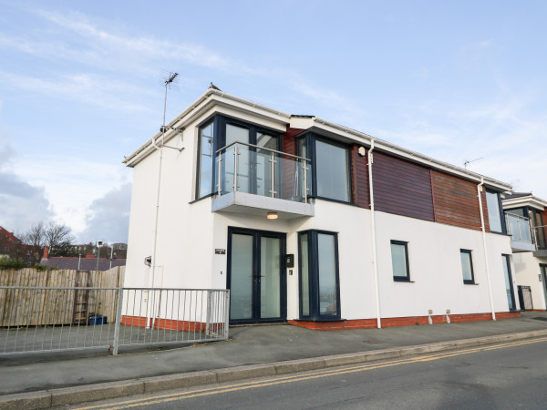 8 Marina View, Pwllheli