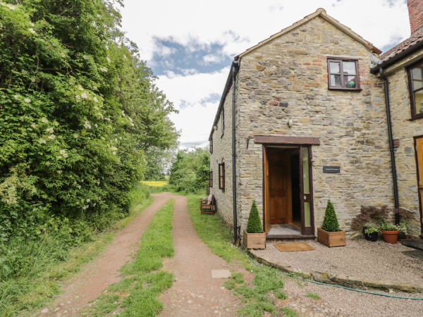 Cottage on the Common Image 1