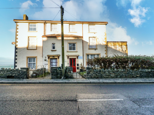 Llys Madoc, Basement Apartment Image 1