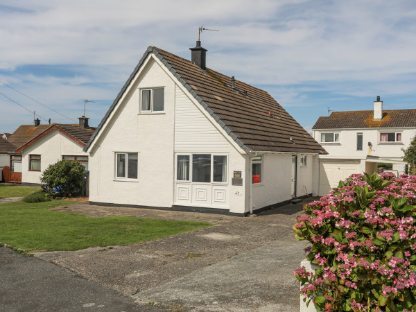 Crows Nest - Rhosneigr Image 1