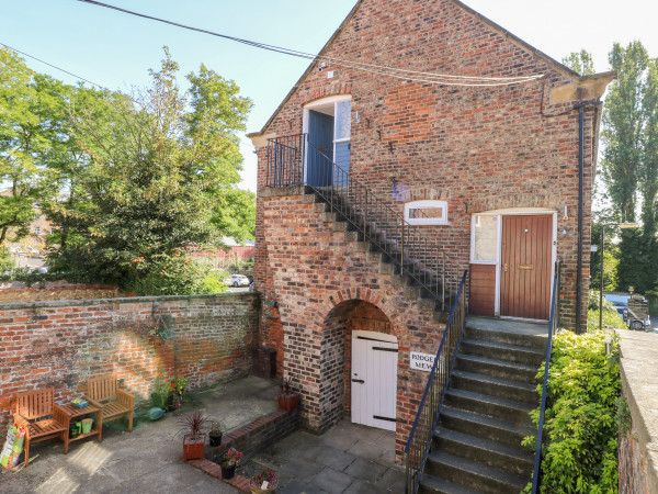 2 Rodgers Mews, Malton