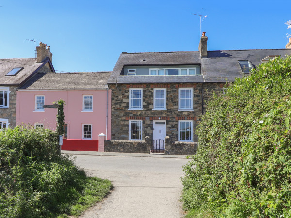 Neverndale, Newport, Pembrokeshire