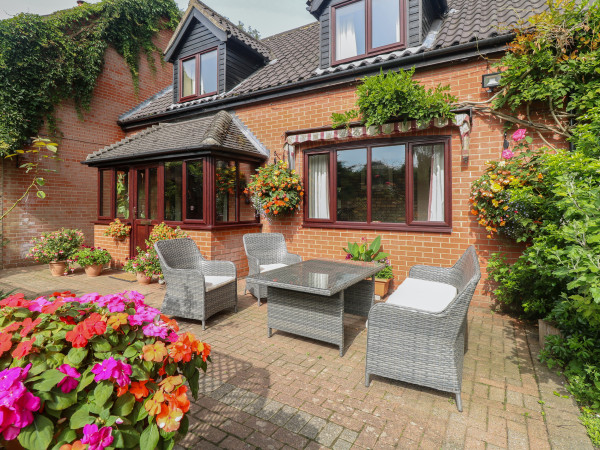 Walnut Tree Cottage, Catfield