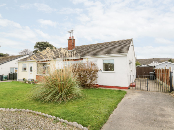 Castle Cove, Abergele