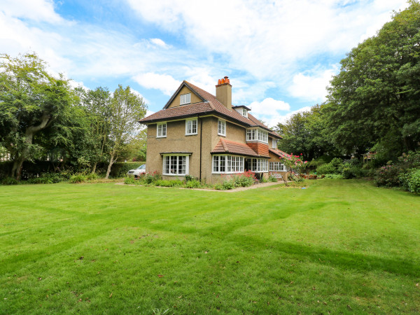 Beckhythe Cottage Image 1