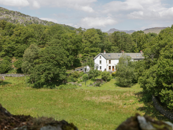 Acorn Cottage Image 1