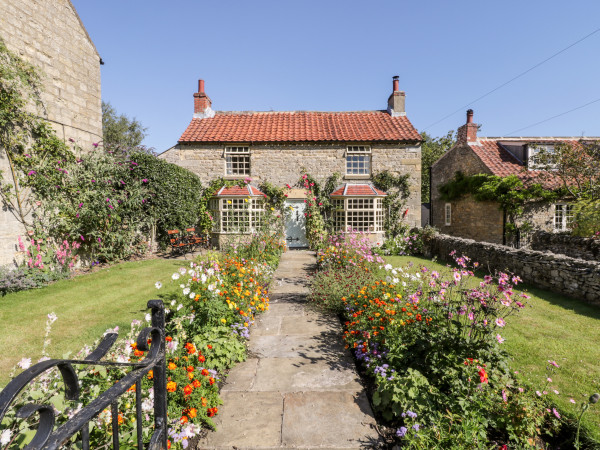 Bute Cottage Image 1