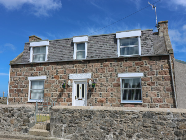 Bella's Beach Cottage, Fraserburgh