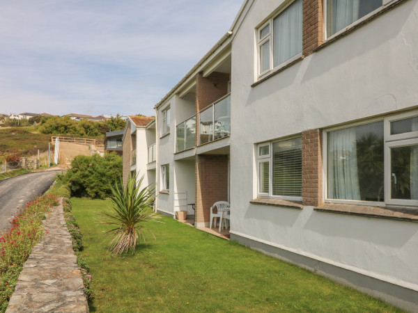 2 Europa Court, Mawgan Porth