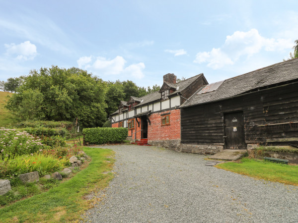 Caerau Farm House Image 1