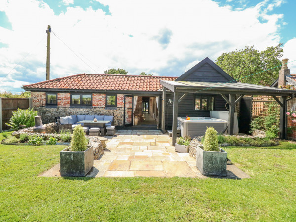 Hargate Farm Barn Image 1