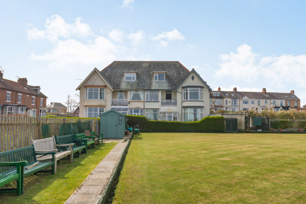 Beachside Apartment Image 1