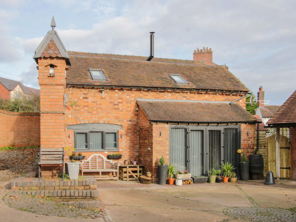 Bank House Barn Image 1