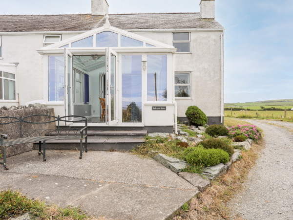 Bodlasan Groes Cottage, Llanfachraeth