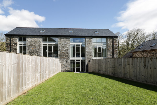 2 Pensyflog Barns, Porthmadog