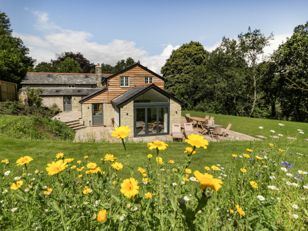 Hillside Cottage Image 1