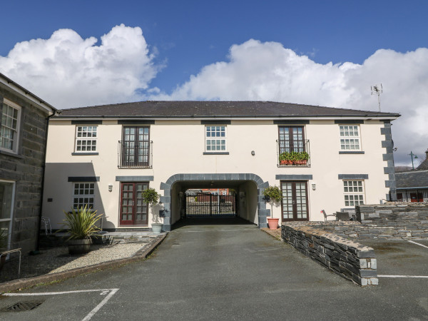 9 The Oakleys, Porthmadog