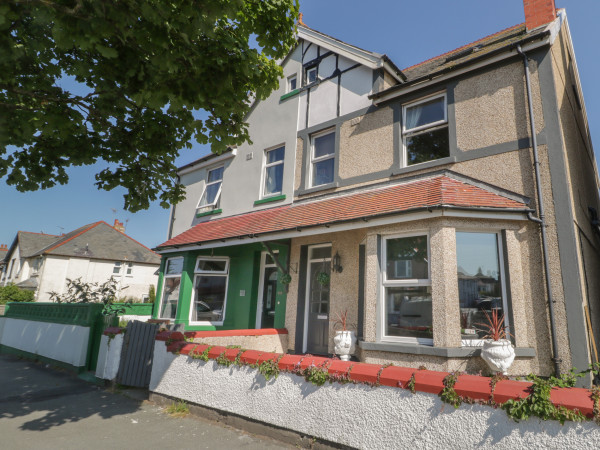 131 Trinity Avenue, Llandudno