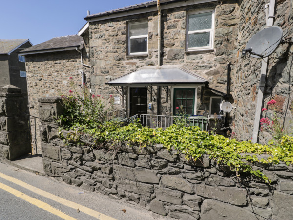 4A Victoria Place, Barmouth