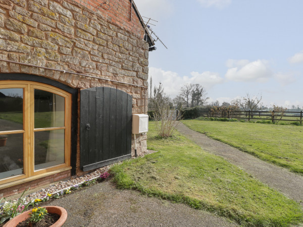 Lower Venn Granary Apartment 1, Bodenham