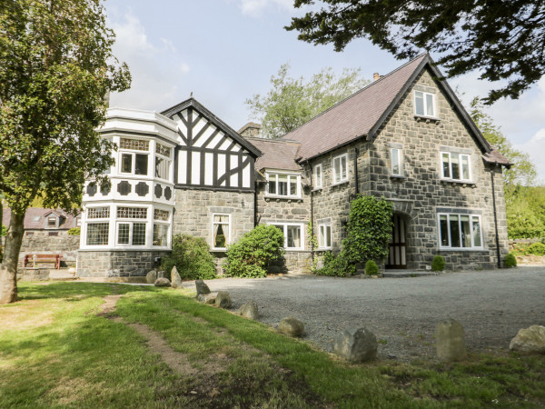 Gwern Borter Manor Image 1