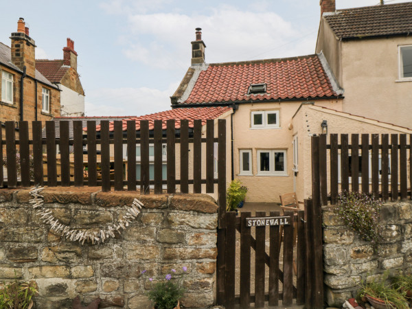 Stonewall, Sandsend