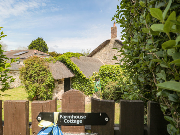 Farmhouse Cottage Image 1