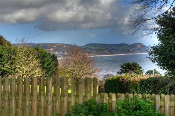 High Cliff Cottage Image 1