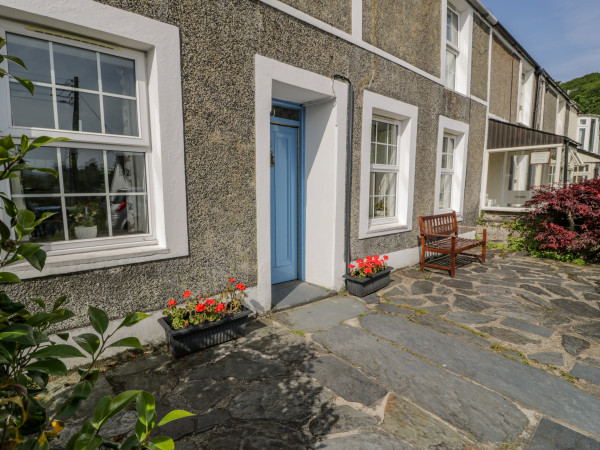 6 Glyn Terrace, Porthmadog