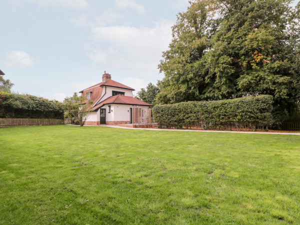 Barn Hoppitt Lodge, Chingford