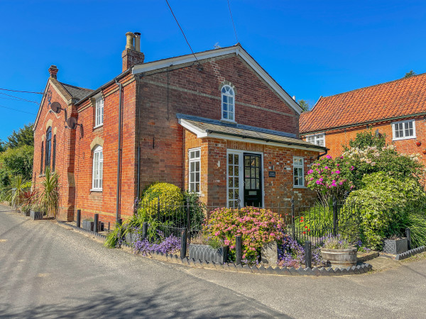 Chapel Cottage, Newbourne Image 1