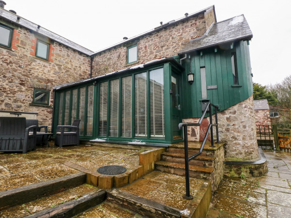 Skomer Cottage Image 1