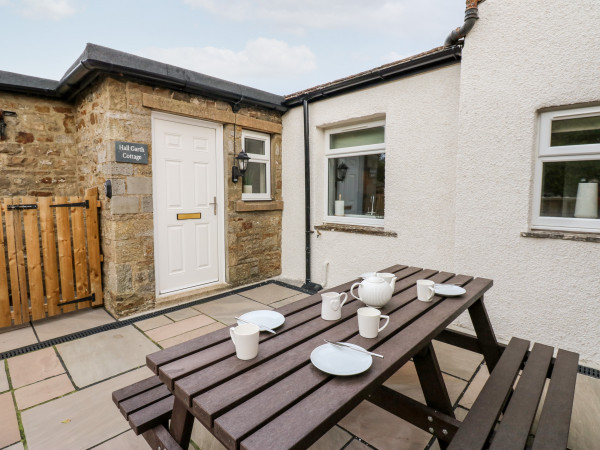 Hall Garth Cottage, Carperby