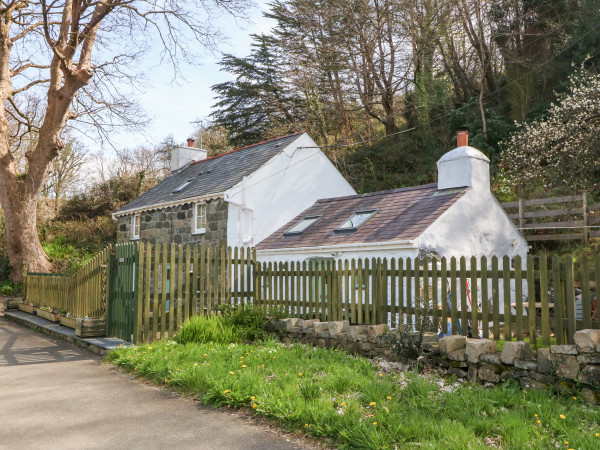 Sweetholme, Trefor