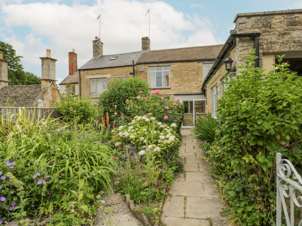2 Church Street, Chipping Norton