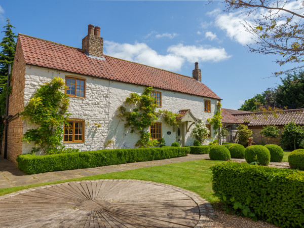 Garden Cottage Image 1