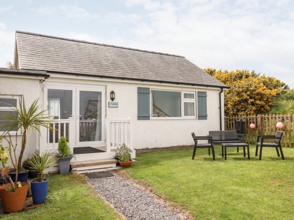 Cottage, Abersoch