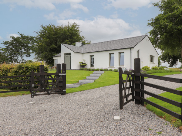 Shannon Vale, Woodford, County Galway