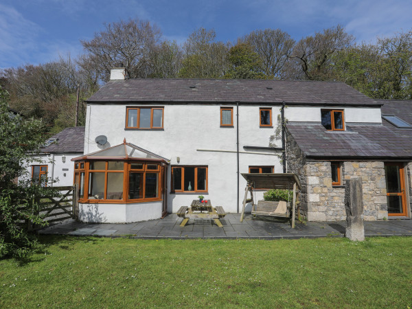 Long House, Beaumaris