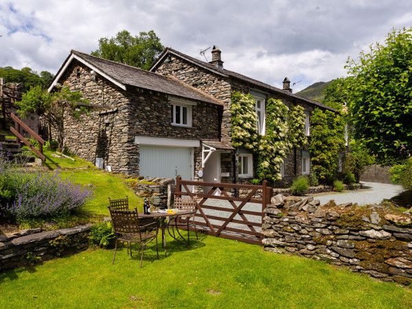 2 Hart Head Barn Image 1