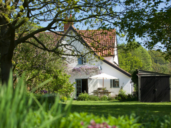 Water Meadow Cottage Image 1