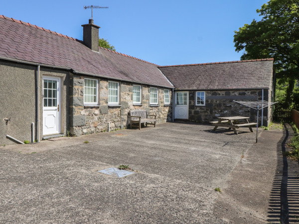 Penlon Cottage, Trefor