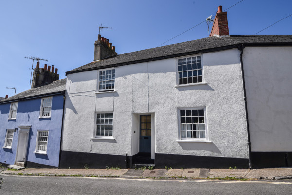 1 Dolphin Cottages, Lyme Regis