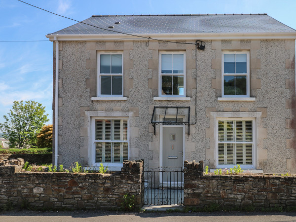 Gwynfryn, Pen-clawdd