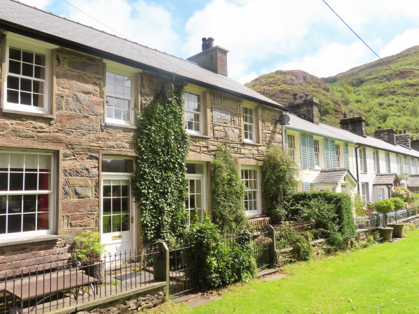 Ty Nain, Beddgelert