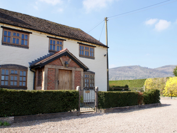 Yew Tree Cottage Image 1