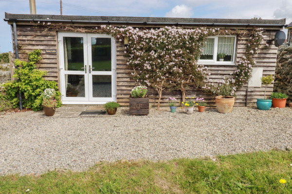 Sunny Cabin, Tintagel